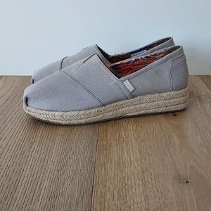 BOBS Sketchers Memory Foam Womens Size 8.5 Gray Canvas Jute Slip On Wedge Shoes